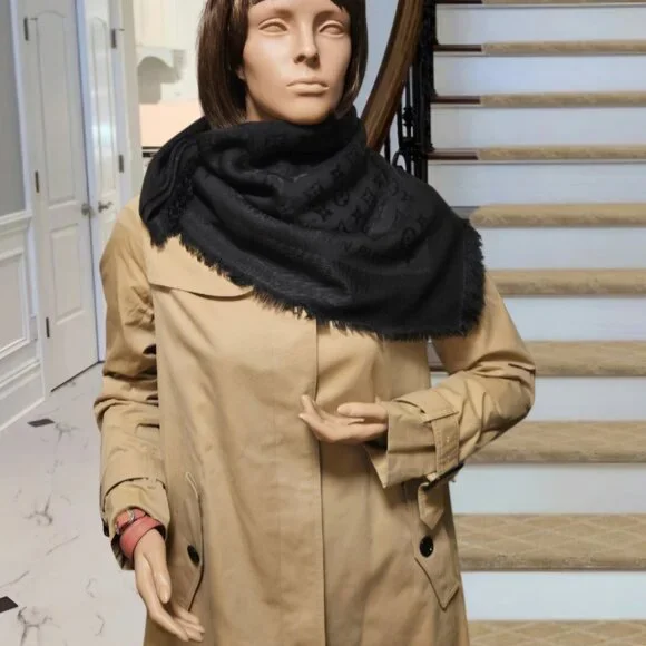 ❗SOLD❗ Monogram Classic Shawl - Picture 11 of 15